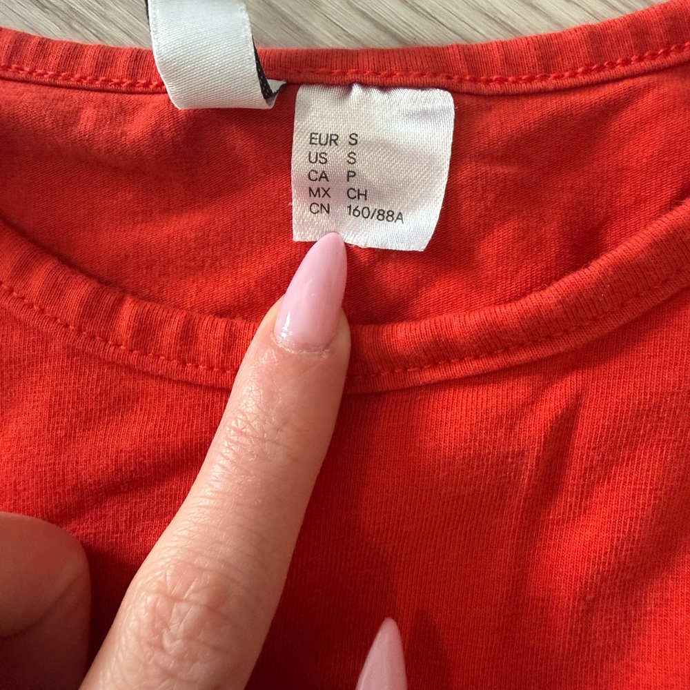H&M Red Crop Top - Picture 3 of 3